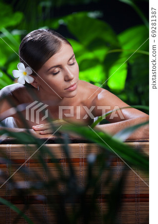 spa look  69281387