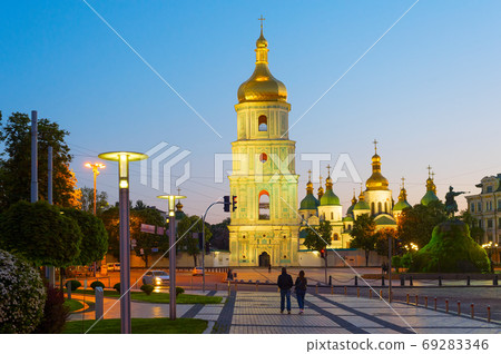 Sophia Cathedral people Kiev, Ukraine 69283346