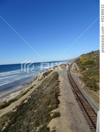 Railroad along the sea @ San Diego 69286632