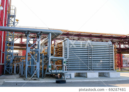 A blue tubular reactor for producing high 69287481