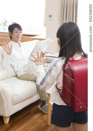 小學生上學 小學生上學 69288600