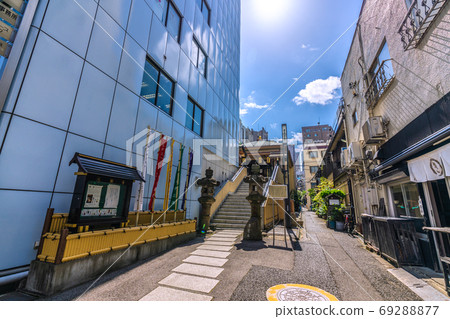 在日本橋人形町的日本大觀音寺的東京城市景觀 69288877