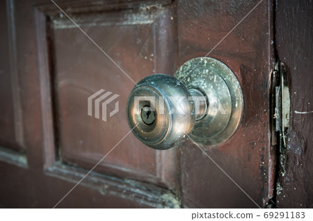 Old knobs and doors vintage 69291183