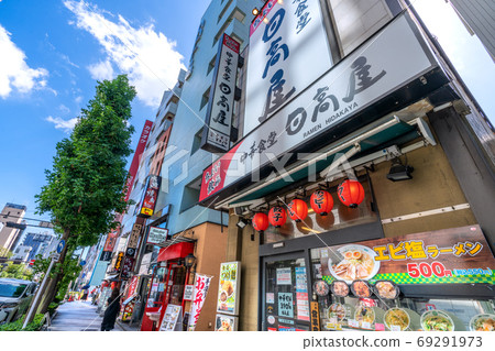 日本的東京城市景觀,俯瞰日本橋人形町通購物街 日本的東京城市景觀,俯瞰日本橋人形町通購物街 69291973