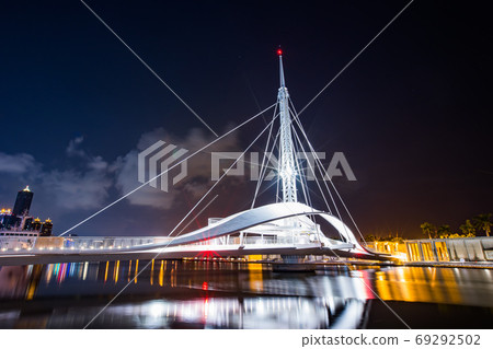 臺灣高雄駁二大港橋Taiwan Kaohsiung Pier Two Dagang Bridge 臺灣高雄駁二大港橋Taiwan Kaohsiung Pier Two Dagang Bridge 69292502