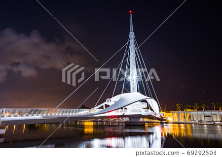 臺灣高雄駁二大港橋Taiwan Kaohsiung Pier Two Dagang Bridge 臺灣高雄駁二大港橋Taiwan Kaohsiung Pier Two Dagang Bridge 69292503