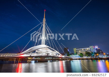 臺灣高雄駁二大港橋Taiwan Kaohsiung Pier Two Dagang Bridge 臺灣高雄駁二大港橋Taiwan Kaohsiung Pier Two Dagang Bridge 69292517