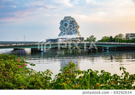 臺灣高雄海洋流行音樂中心Taiwan Kaohsiung Pop Music Center 臺灣高雄海洋流行音樂中心Taiwan Kaohsiung Pop Music Center 69292634