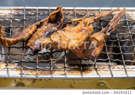 七輪烤全魷魚炭 七輪烤全魷魚炭 69293811