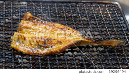 Hydrangea mirin dried fish, charcoal grilled with seven wheels 69296494