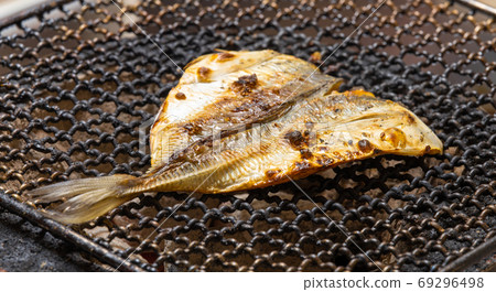 Hydrangea mirin dried fish, charcoal grilled with seven wheels Hydrangea mirin dried fish, charcoal grilled with seven wheels 69296498