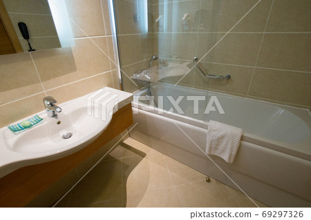 Hotel bathroom Hotel bathroom 69297326