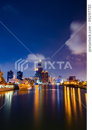 臺灣高雄駁二大港橋Taiwan Kaohsiung Pier Two Dagang Bridge 臺灣高雄駁二大港橋Taiwan Kaohsiung Pier Two Dagang Bridge 69297785