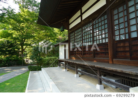 Temple Temple 69299279