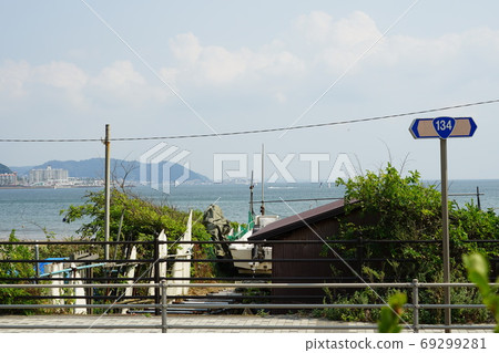 National Route 134 and the sea 69299281