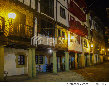 洪達里比亞夜景城市景觀 69301017