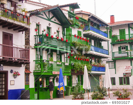 Hondarribia cityscape 69301027