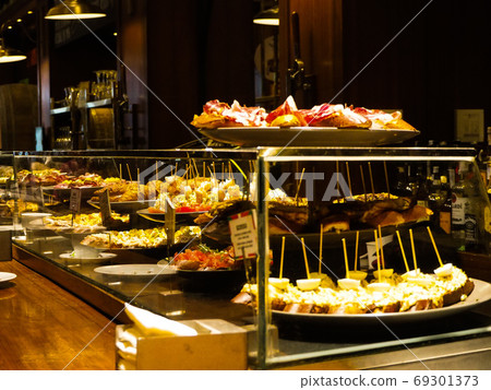 Tapas shop / Spanish local cuisine 69301373