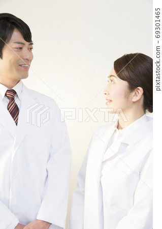 談話的醫生 談話的醫生 69301465