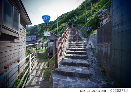 青森縣龍溪市的339國道,俗稱“樓梯國道” 青森縣龍溪市的339國道,俗稱“樓梯國道” 69302784