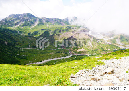 從Raitori斜坡到Raizawa，Murodo廣場的北阿爾卑斯山 69303447