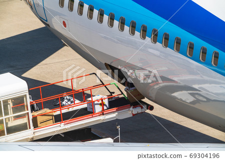 機場風光宮城縣名取市用皮帶裝載機裝載飛機 69304196