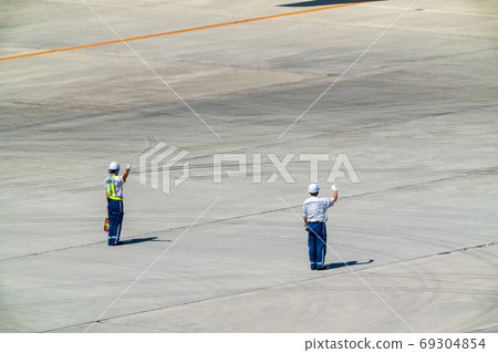 Scenery of the airport Grand handling staff to see off Natori City, Miyagi Prefecture Scenery of the airport Grand handling staff to see off Natori City, Miyagi Prefecture 69304854