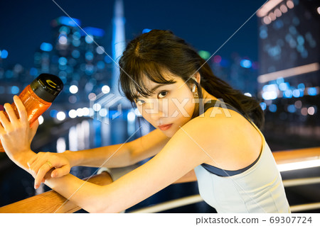 女性鍛鍊運動健身 69307724