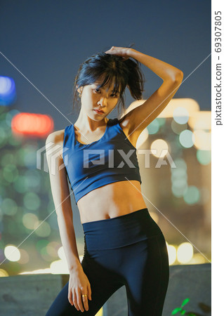 女性鍛鍊運動健身 女性鍛鍊運動健身 69307805