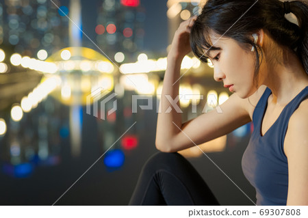 女性鍛鍊運動健身 女性鍛鍊運動健身 69307808