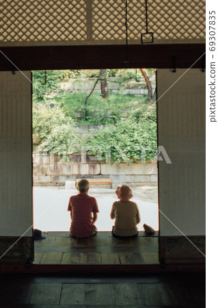 Relaxation couple old man woman forbidden city tourist destination 69307835
