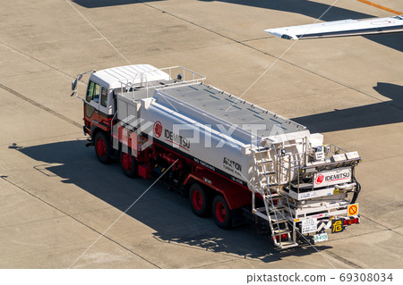 View of the airport Refueling car (Fewer) Natori City, Miyagi Prefecture 69308034