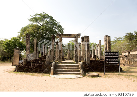 Buddha statue  in Polonnaruwa - vatadage temple, UNESCO World H 69310789