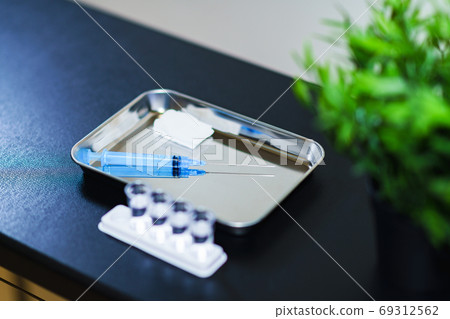 Syringe, medical device, vaccine, vaccination [medical image] 69312562
