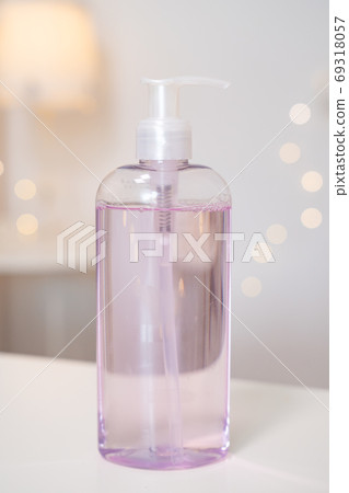 disinfectant and cleanser in a jar with dispenser. disinfectant and cleanser in a jar with dispenser. 69318057