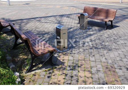 Outdoor smoking area bench and ashtray 69320929