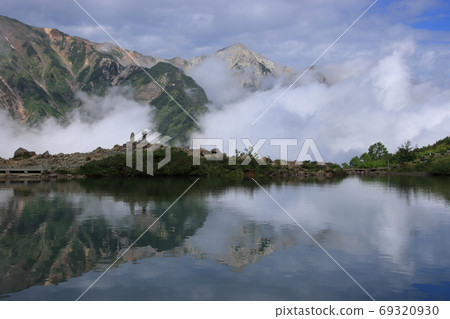 Happoone Nature Research Road Happo Pond, Hakuba Mountain Range and Natsuun Reflected on the Water Surface, Hakuba Village, Nagano Prefecture 69320930