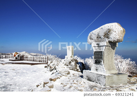 蕎山山的冬天 69321241