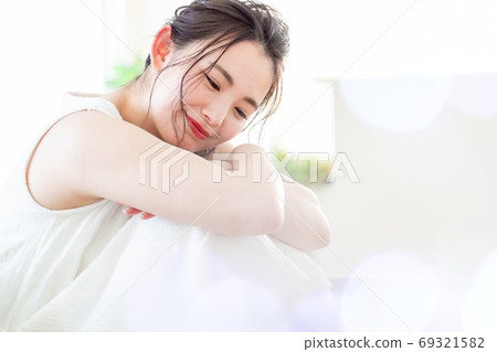 Women Young women Living Cute lifestyle 69321582