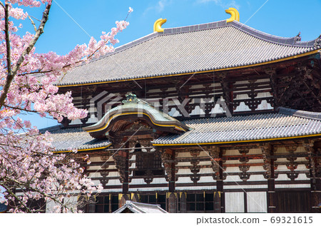 Todaiji Daibutsuden Kondo Sakuraharu(奈良市奈良市)2020年4月 Todaiji Daibutsuden Kondo Sakuraharu(奈良市奈良市)2020年4月 69321615