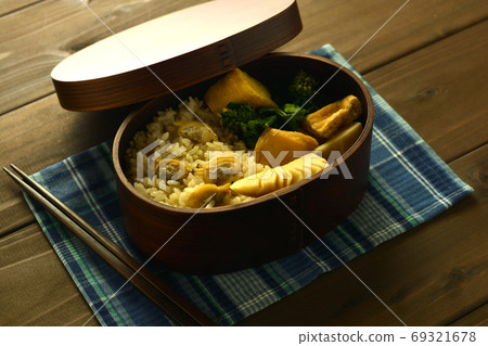 Clam rice lunch Clam rice lunch 69321678