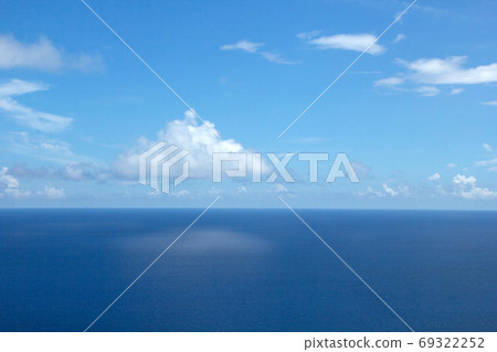 White clouds floating in the blue sea, blue sky, Okinawa landscape photo background White clouds floating in the blue sea, blue sky, Okinawa landscape photo background 69322252