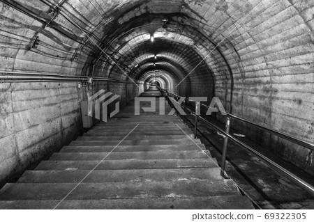 築石站:連接平台和地面的樓梯(單色) 築石站:連接平台和地面的樓梯(單色) 69322305