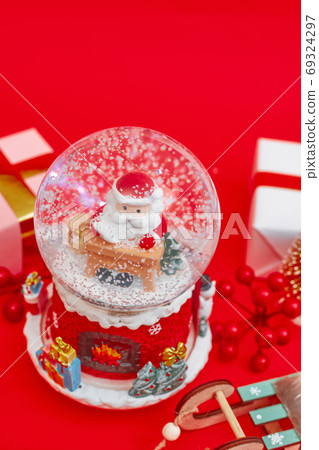 Christmas composition, gifts on red background, copyspace Christmas composition, gifts on red background, copyspace 69324297