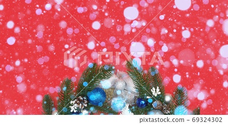 christmas wreath on a red background, flatley, copy space 69324302