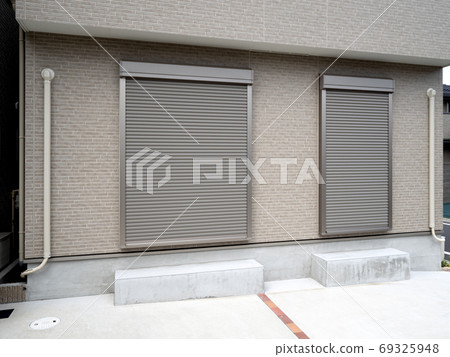 Residential window shutters 69325948