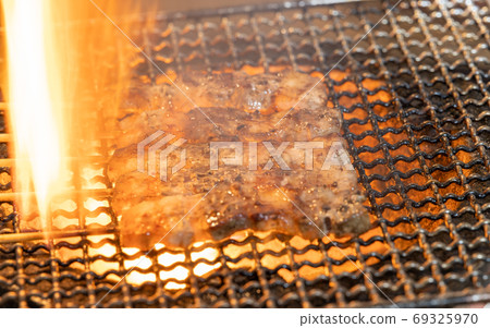 木炭烤豬肉玫瑰 木炭烤豬肉玫瑰 69325970