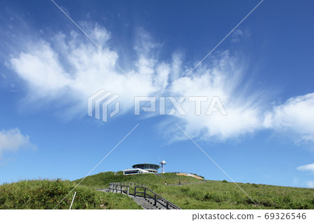 Rotating observatory of cold wind mountain Rotating observatory of cold wind mountain 69326546