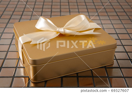 緞帶,金色禮盒,磁磚,リボン、金色のギフトボックス、タイル、golden gift boxes, 緞帶,金色禮盒,磁磚,リボン、金色のギフトボックス、タイル、golden gift boxes, 69327607