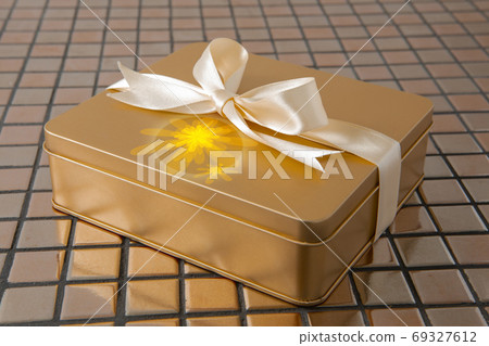 緞帶，金色禮盒，磁磚，リボン、金色のギフトボックス、タイル、golden gift boxes, 69327612